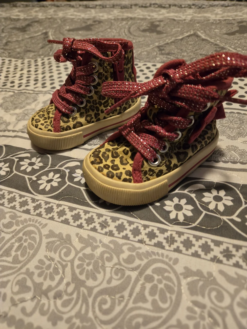 Leopard Print High-Top Kids Sneakers with Glitter Laces - Yellow & Red Size 2